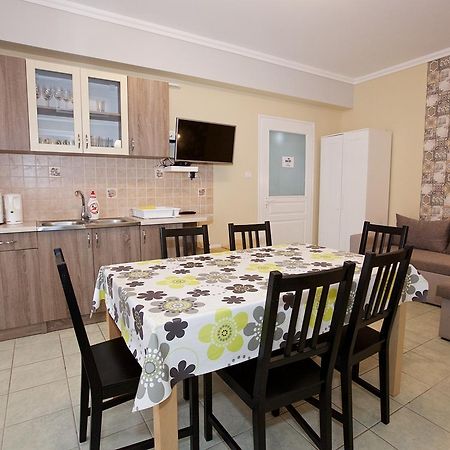Zoli Apartmanok-Timi Koelcsey 34-36 Hajduszoboszlo Ngoại thất bức ảnh