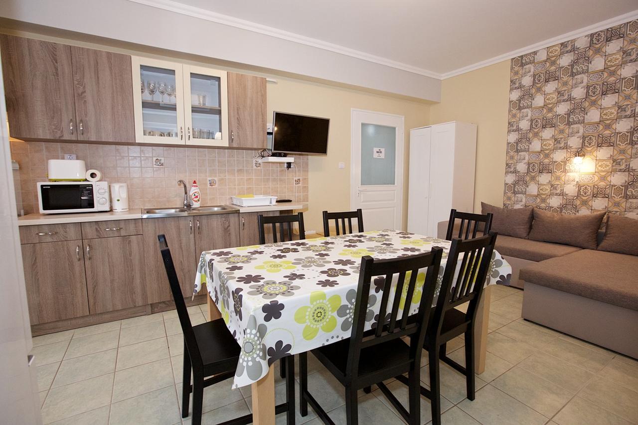 Zoli Apartmanok-Timi Koelcsey 34-36 Hajduszoboszlo Ngoại thất bức ảnh
